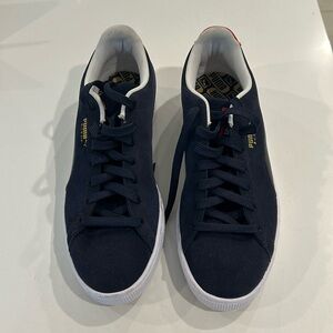 Puma Suede. US 10